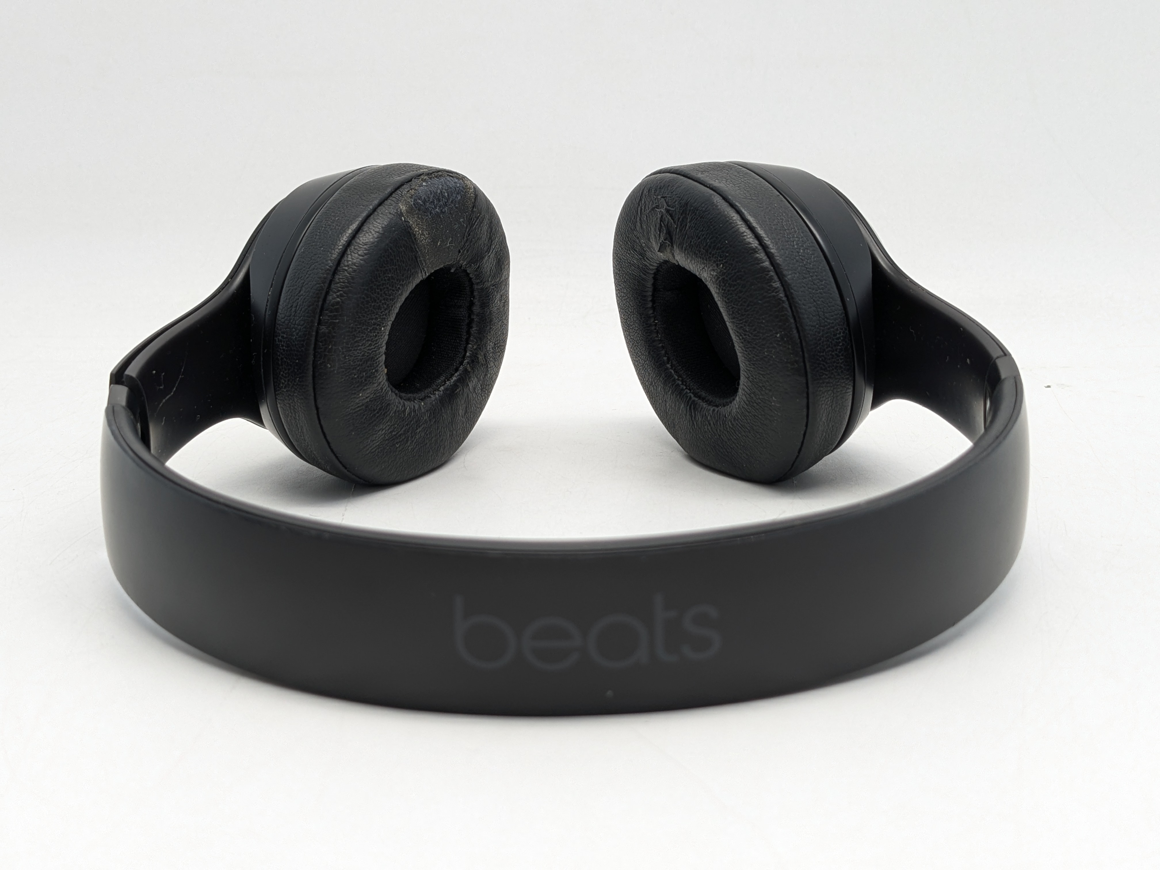 как выглядит Beats by Dre Solo 3 Wireless Bluetooth Headphones MX432LL/A - Black фото
